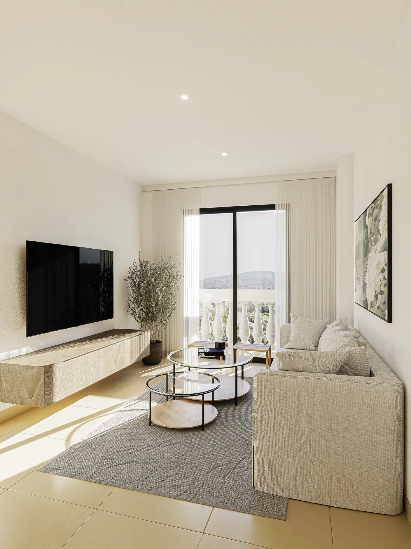 Living con sofá claro, alfombra gris, mesas ratonas de vidrio, mueble de TV bajo y ventanal a un balcón